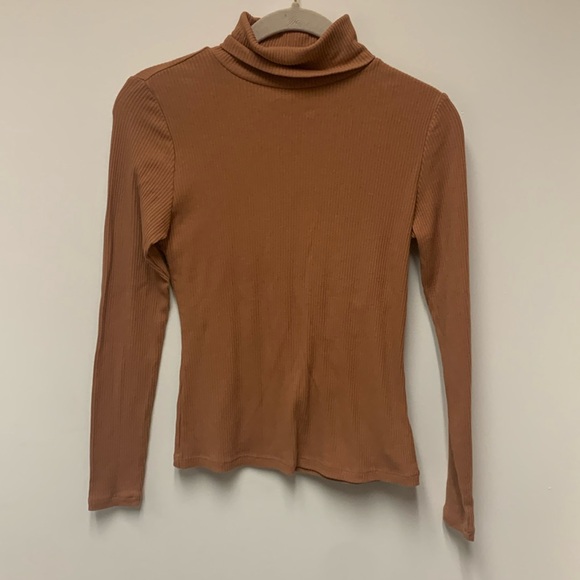 Old Navy Tops - Old Navy turtleneck top